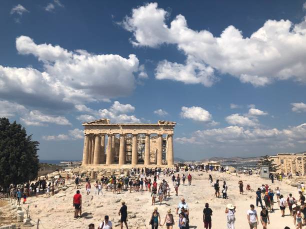 Keseharian Orang Yunani, Harmoni Antara Tradisi & Modernitas